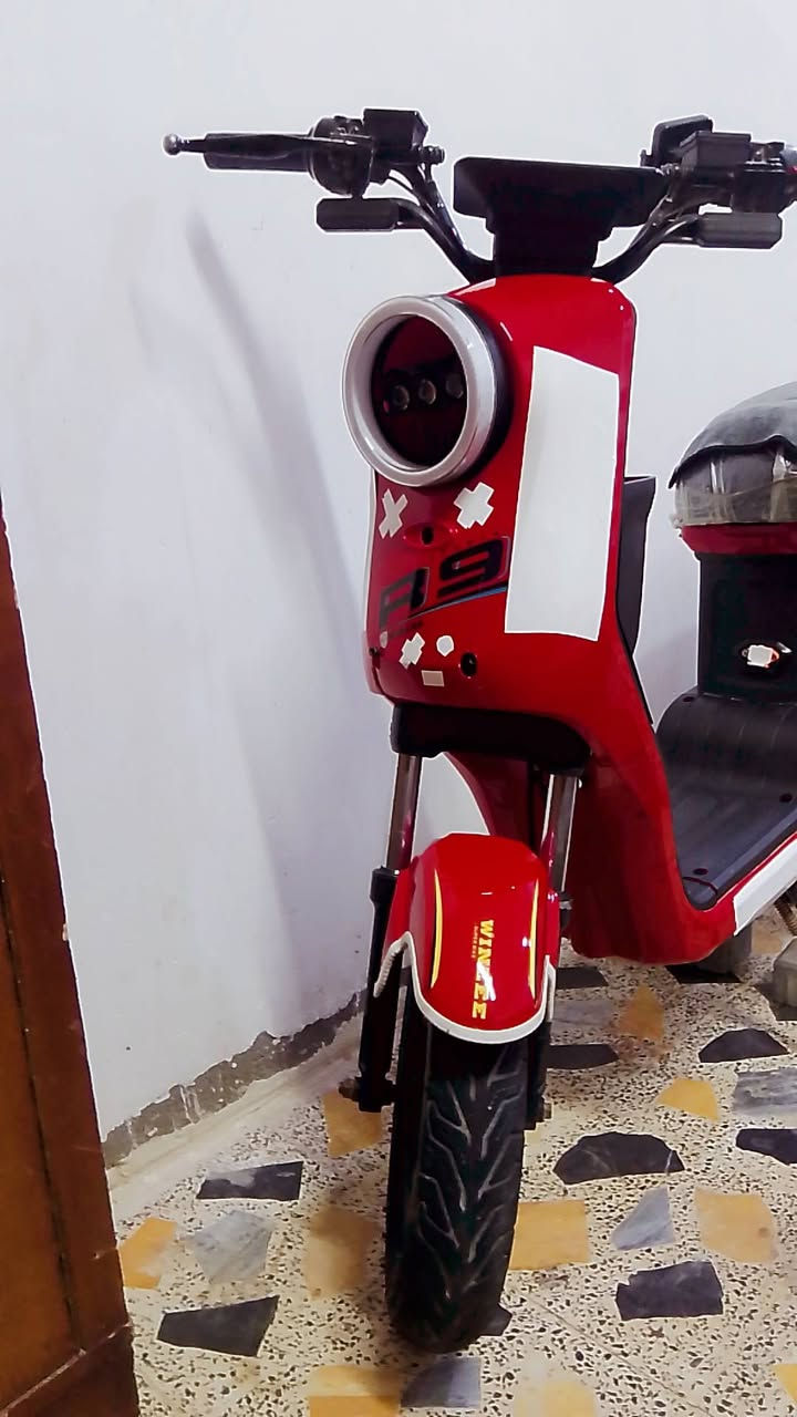 السلام عليكم دراجه شحن للبيع R9 دراجه حلوه نضيفه موديل 25 بطاريات حجم 32 5باتري سعره مكاني البصره شط العرب التنويه ب425 وبيه  مجال للشراي رقم الهاتف *********** بس واتساب
