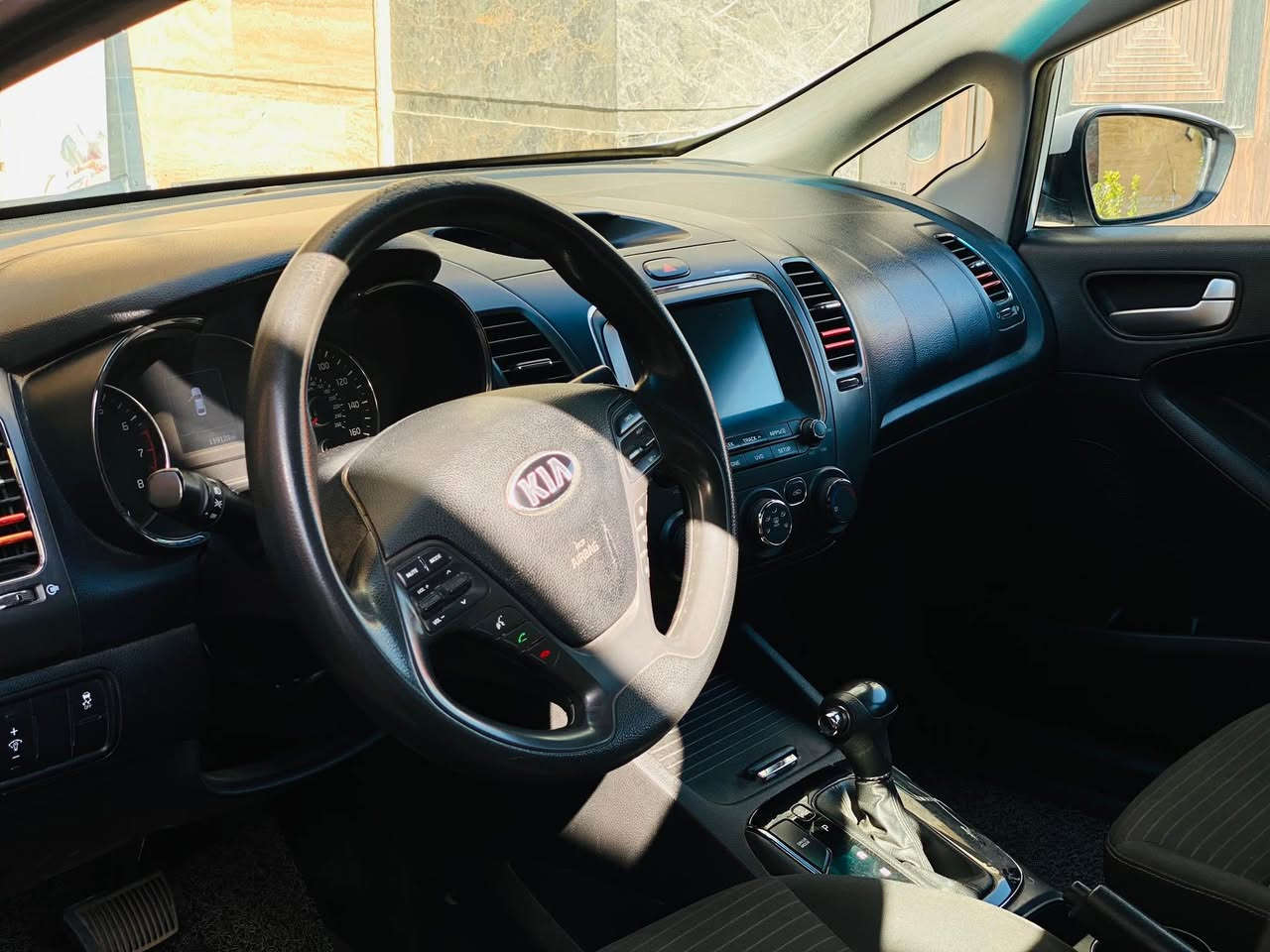 السلام عليكم فورتي موديل٢٠١٨ ابيض محرك ٢٠٠٠ دوش السياره بيها كلير بدون دواخل مكانها الحله *********** حلة, بابل
