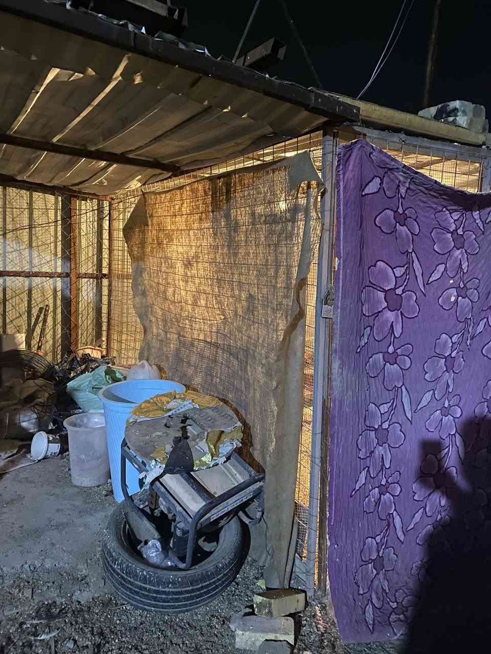 سلام عليكم 
اقفاص حديد للبيع
واحد ارتفاع ٣م وعرض ٣م 
واحد ارتفاع ٣ متر عرض ٤م
واحد ارتفاع متر وعمق ٢ك
***********
حي المشتل (حصن جعفر)
