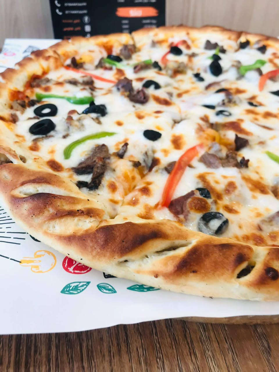 🍔 مأكولات جوري للوجبات السريعة – المنيو 🍟

💯الشاورما
• نفر شاورما لحم — 10,000
• نفر شاورما دجاج — 8,000
• نص نفر لحم — 5,000
• نص نفر دجاج — 4,000
• لفة كص لحم — 1,500
• لفة كص دجاج — 1,000

💯البركر
• بركر لحم — 1,000
• بركر لحم بالجبن — 1,500
• بركر لحم دبل — 2,000
• بركر لحم دبل بالجبن — 2,500

💯الكنتاكي والكرسبي
• وجبة كنتاكي 5 قطع — 8,000
• كنتاكي 3 قطع — 5,000
• كرسبي 4 قطع — 5,000
• سندويج زنكر — 2,000

💯الريزو
• ريزو كبير — 5,000
• ريزو صغير — 3,000

💯الصاج
• صاج لحم — 2,500
• صاج دجاج — 2,000

💯البيتزا
• بيتزا صغير دجاج — 4,000
• بيتزا صغير لحم — 5,000
• بيتزا وسط دجاج — 6,000
• بيتزا وسط لحم — 7,000
• بيتزا كبير دجاج — 8,000
• بيتزا كبير لحم — 9,000

💯المقبلات
• تشيلي جيز فرايز — 6,000
• قدح فنكر — 1,000
• طبق فنكر — 2,000

💯المشاوي والكباب
• نفر كباب لحم — 4,000
• نص نفر كباب لحم — 3,000
• نصف كيلو كباب لحم — 8,000
• كيلو كباب لحم — 16,000

🚚 خدمة التوصيل إلى جميع المناطق

📍 موقعنا: قضاء الحي – شارع سعيد بن جبير – مقابل الملعب الأولمبي

مأكولات جوري للوجبات السريعة
الطعم اللي تحبه يوصل لحد باب البيت ❤️🔥
***********
***********
