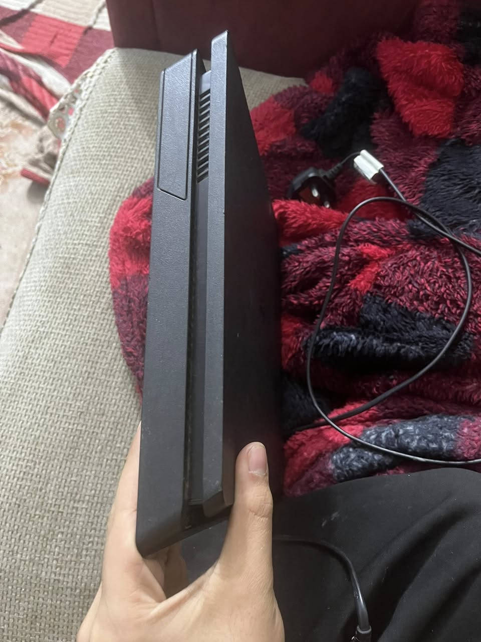 بلي 4ذاكره 512 ماداخل تصليح ابد جديد وياي قرص بيس وجوستك اصلي وتساب ***********
