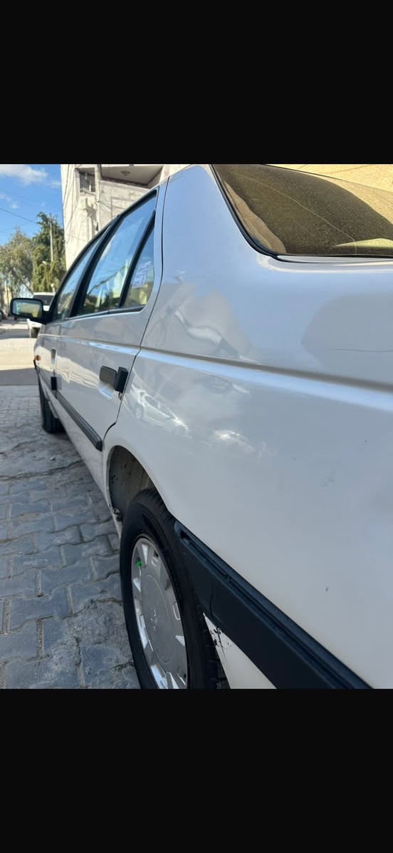 سلام عليكم عندي بيجو موديل ١٢ رقم بغداد خصوصي مكاني بغداد الكرخ رقم تلفون ***********
