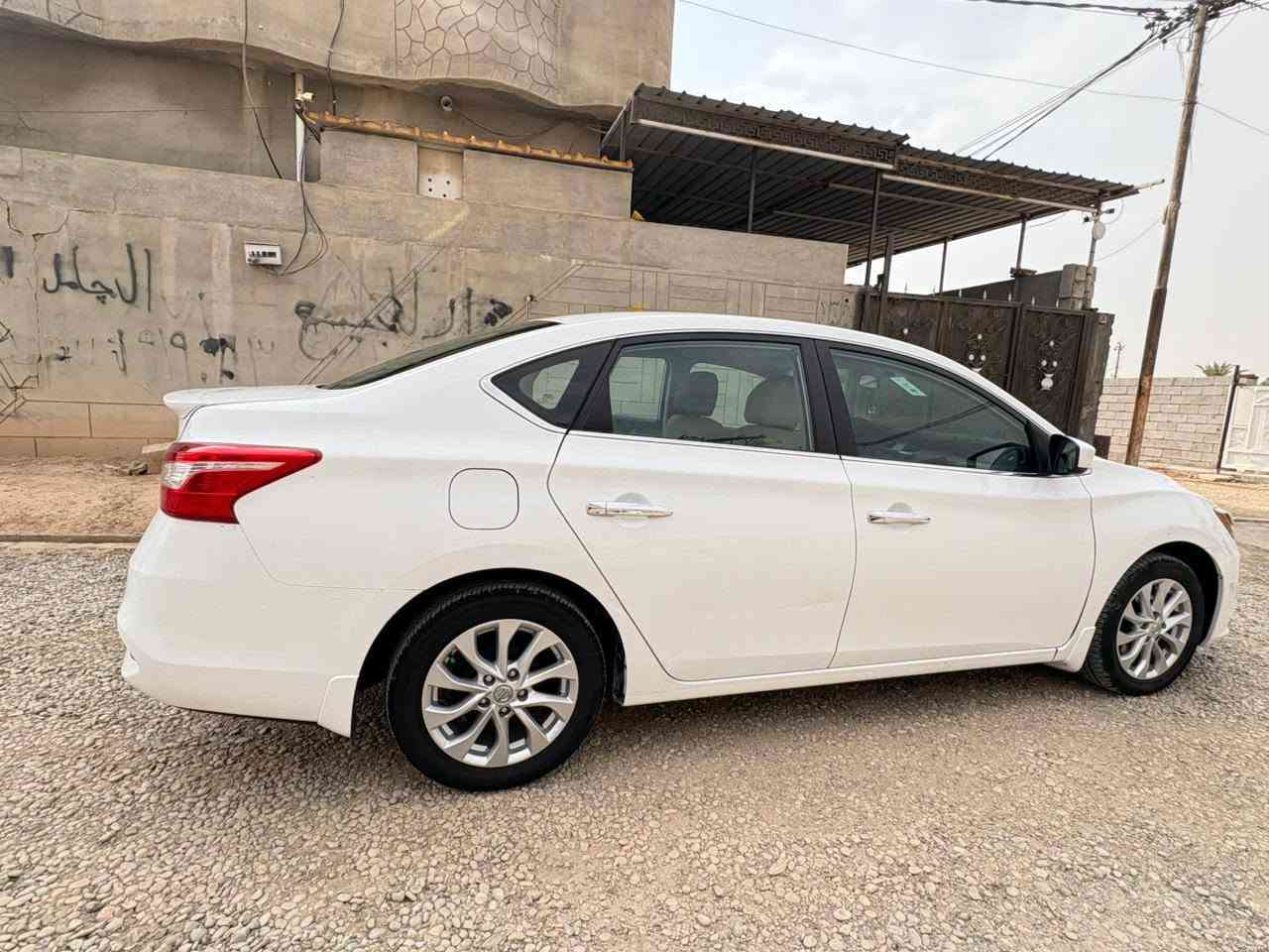 نيسان سني موديل 2019
سياره خير من الله 
جديده بسمي
بيها كبون بانزين 
اي استفسار خابر وتدلل
مكان السياره كركوك
رقم موبايل ***********
