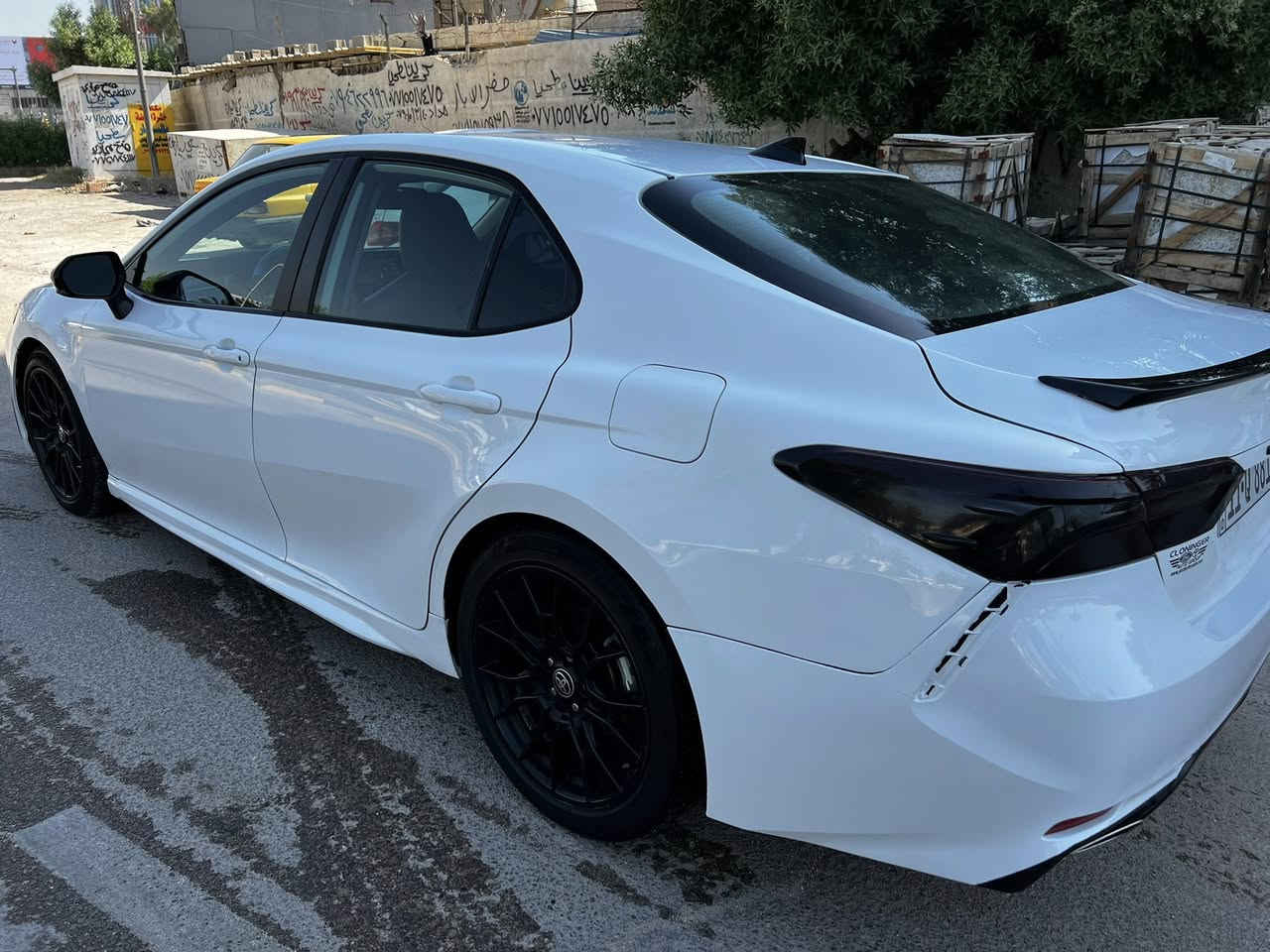 كامري موديل 2023 هايبرد حجم المحرك 2500 وارد امريكي حادثهه جاملغ وبنيد جهة اليمين وجاملغ خلفي جهة السايق ايرباكات كلهه سليمة مواصفات SE NIGHTSHADE تجي بيهه تطعيمات باللون الاسود 
بصمة كشنات جلد كشن السايق كهرباء رادار امامي وخلفي ونقطة عمياء 
تحديد مسار قيادة ذاتية كروز سرعة شفتات بالاستيرن
رقم بغداد الجديد
السعر 170 ورقة 
مكان السيارة بغداد الكرخ
للاستفسار 
***********
