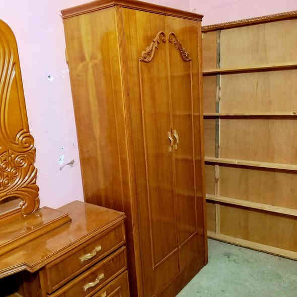 غرفة نوم مستعمل قليل جداً وشغل ثقيل جداً كلها خمس ملم نظافة فول الفول 100/100 العنوان حسنكوي مقابيل اعدادية تلعفر للاستفسار ***********
