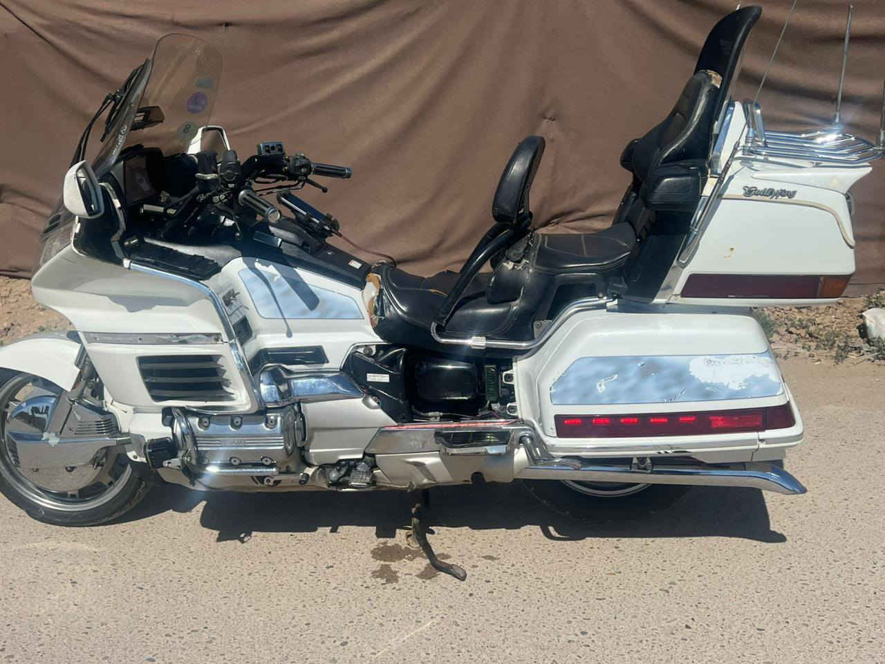 السلام عليكم كولدن موديل 2000 وارد ياباني ماسحه كير مكينه مكفوله جك بك شغال بيها تراي وين ما يعجبك سستم صوت سستم نشرات دراجه كامله شادلها تاير خلفي جديد زنون  بلوجكترات  شادلها عنوان بغداد الشعب الرقم *********** السعر 24 ورقه الدراجه بدون رقم
