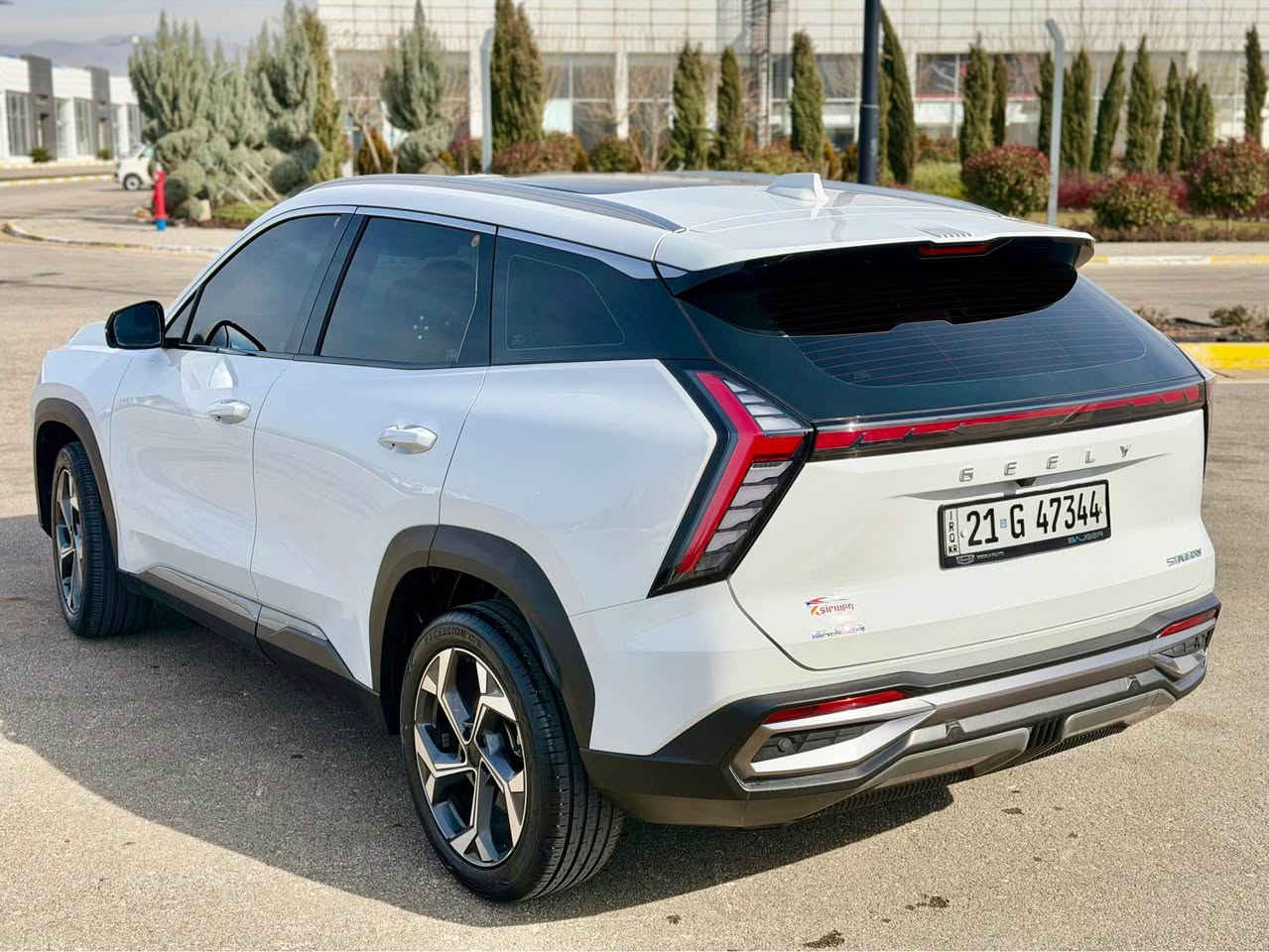 جیلی ستارڕای ٢٠٢٥

مەکینە 20  لیتر تۆربۆ 
‎• هێز: ٢١٨ ئەسپ (HP) و ٣٢٥ نیوتن مەتر تۆرک.
• گێڕ: ٧ نمرە ئۆتۆماتیک (7DCT) - دەبڵ کلاج، ک
• سیستەمی لێخوڕین  (Eco, Comfort, Sport).

✨  (مواسەفات):
• ناوەوە: شاشەی گەورەی دەستی ١٣.٢ ئینچ
• سەقف: پانۆرامای تەواو.
• کامێرا: کامێرای ٣٦٠ پلەی ڕوون (3D View).
• کوشن: کوشن جلد کوشنی کارەبایی.
• لایت: لایتی پێش و دواوەی LED بە دیزاینی ئینفینیتی.
• تایە و ویل: ویلی ئەلەمنیۆمی قەبارە ١٩ ئینچ.
• سەلامەتی: حەساسی پێش و دواوە، سیستەمی دژە خلیسک، و ئەیرباگ

    * ڕادار و خەتی جادە
    * ئۆتۆ ستۆپ
    * شەغال
    * بەسمە و برێک کارەبا
    * وایەرلێس چارج

٢١،٠٠٠ کم ڕۆیشتوە 
بەناوی خۆمەوەیە
کتابی جام ڕەشی هەیە

سعری ٢١٨ گەڵا 
*********** السليمانية, العراق
