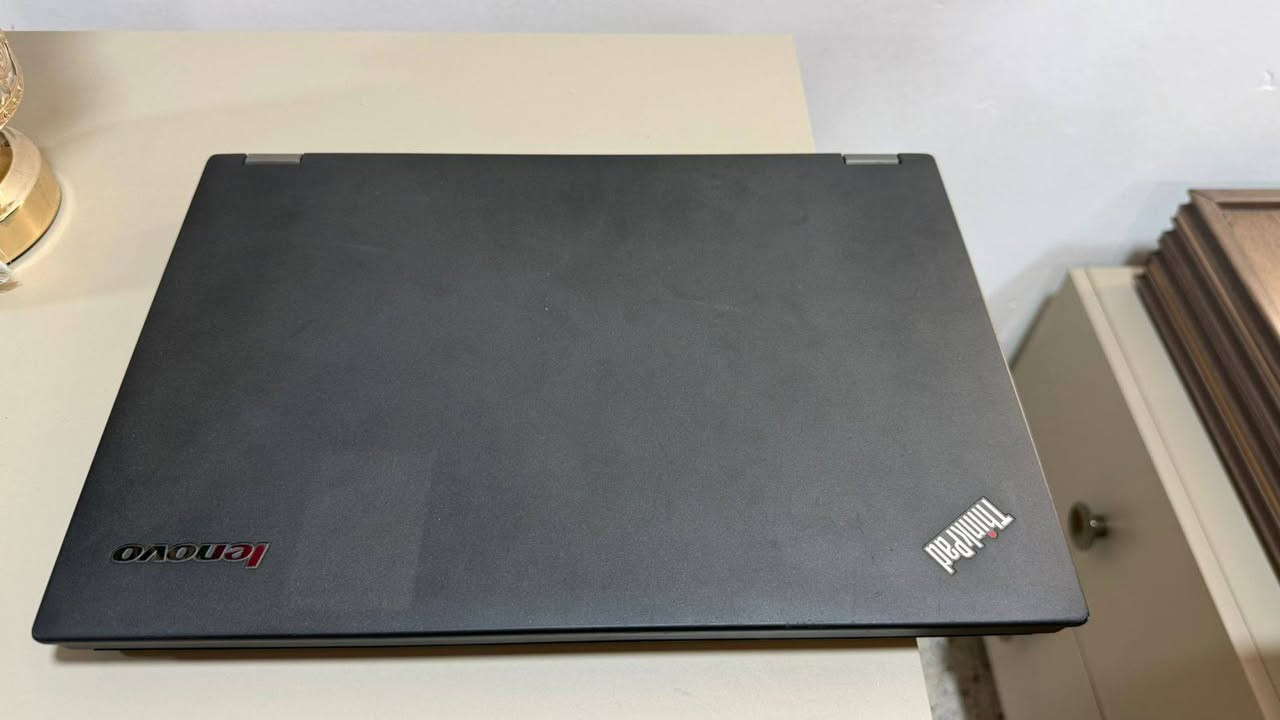 السلام عليكم
لابتوب lenovo T440p

cpu core i5 th 4 blak

ram 8GB

hard ssd 256

Gpu intel

M. 14

dvd yas

بطارية خير من الله
شاحنة اصلية 
شرط لا مفتوح ولا مصلح
السعر 200 وبيها مجال بسيط حق الجي
التواصل عالخاص او رقم الموبايل 
***********
