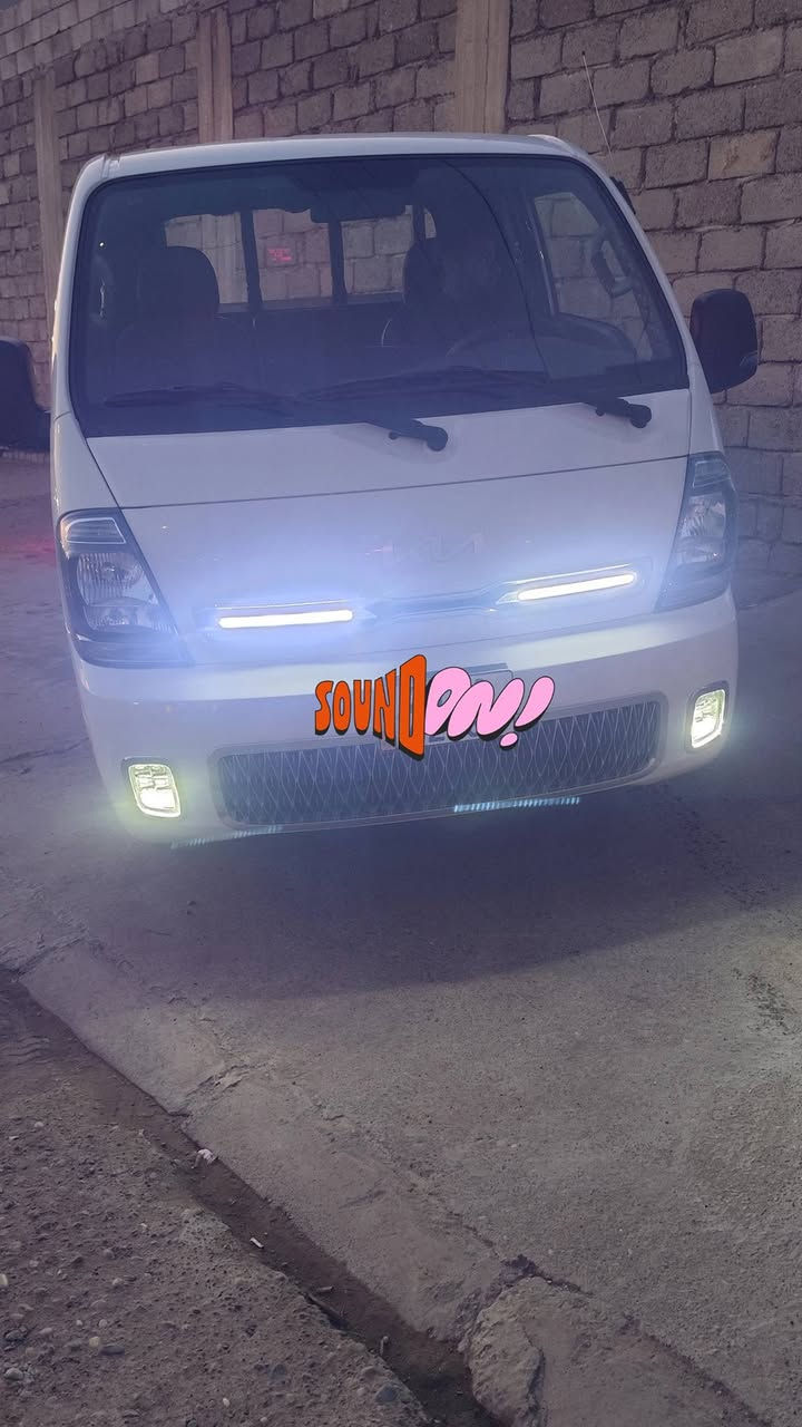 سلام عليكم كية حمل 2700 موديل 2023 رقم صلاحدين انكليزي شرط تحويل شرط محرك وشاصي وصبغ سيارة جديد ماشي 90 فقط عنوان موصل جانب الايسر سعرها 157 رقم الهاتف *********** //***********
