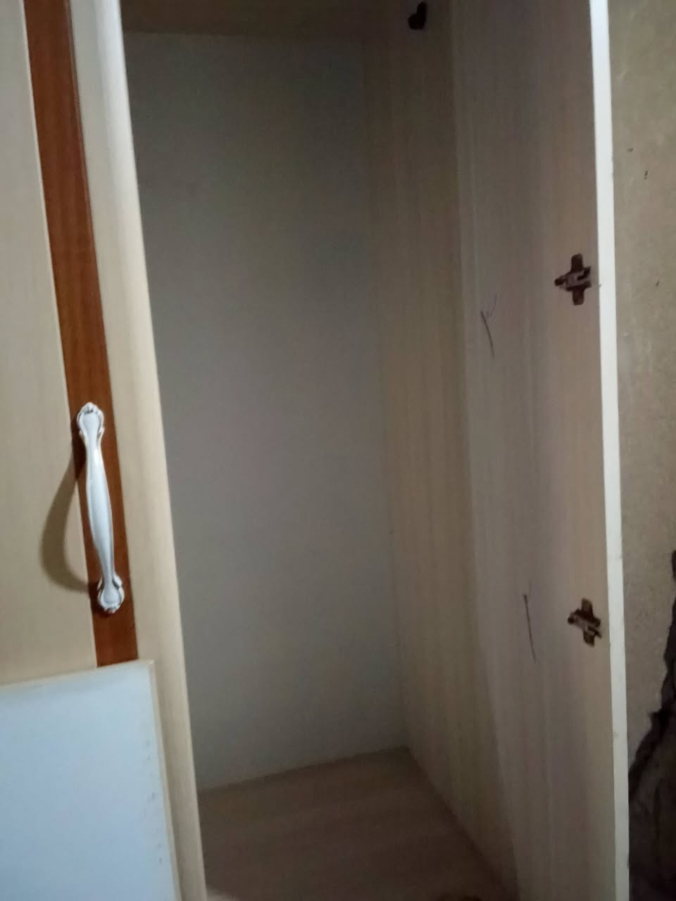 نرخی 185 هەزار 🩵
کانــتۆری 2 پارچە  زۆر پاکو بێ عەیب موادی تورکی ئەسڵو تۆکمەیە  یەک جار بەستراوە  هیچ تەڕەشوعو ئاڵساوی و کەڕوی نیە ناوەکەی لە دەرەوەی جوانترە  
سلێمانی 🩵


**إذا كنت صاحب هذا الإعلان وتريد حذفه لأي سبب، رجاءا أرسل رسالة إلى الدعم الفني**
