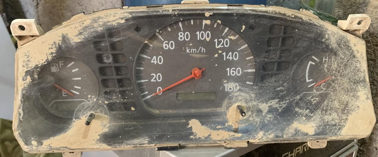 السلام عليكم عينه بيكم نيسان 2003 للبيع شغاله
***********
