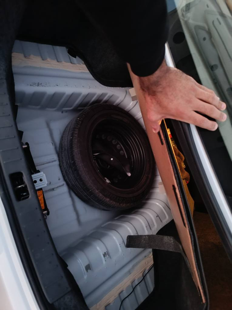 نيسان سني هندي 2024 ام لشبكاك النحله ماشيه 24 الف بيها بارد باب السايق وشخط بلباب الي وراه موضح بلصور  ولباقي كفاله عامه مدوشمه جاهزه سنويه لل 2030 لشهر 12 بسم شركه مكان السياره النجف السعر 126 وبيها مجال للاستفسار *********** جاهزه من كل شي النجف, العراق
