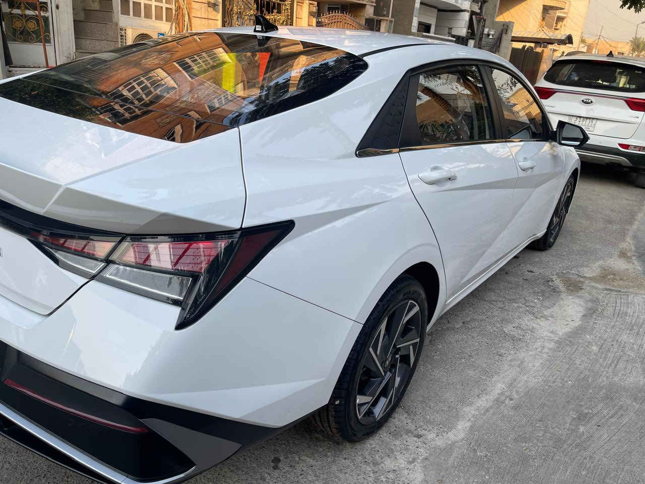 السلام عليكم
هيونداي النترا 2024 اربيل عداد 9000 كم بحالة الزيرو  
على وضع الشركة ((  السيارة بأسمي  ))
المواصفات :
بصمة تشغيل، بصمة ابواب، فتحة سقف، شاشة اصلية أبل كار بلي، عداد سرعة ديجتل، ايرباك عدد 6، لايت 3 عدسات زنون عالي ناصي، كير طيارة، الدركة شكل الرياضي، ويل رياضي حجم 17، تبريد قطعتين، مري كهرباء قابلة للطي(شفط)، اشاير بالمري، كروس سرعة، تحكم ستيرن صفحتين، حساسات خلفية، كاميرا خلفية، سايد بريك كهربائي، اريل نفكيتر، درايف مود+اوتوهولد، حساس ضغط الاطار، ماطور لايت، المحرك 1500 دبل نوزل، 
(( العقد والوكالة مجاني والتحويل مباشر ))
مكاني الاعظمية
موبايل ☎️  *********** .
