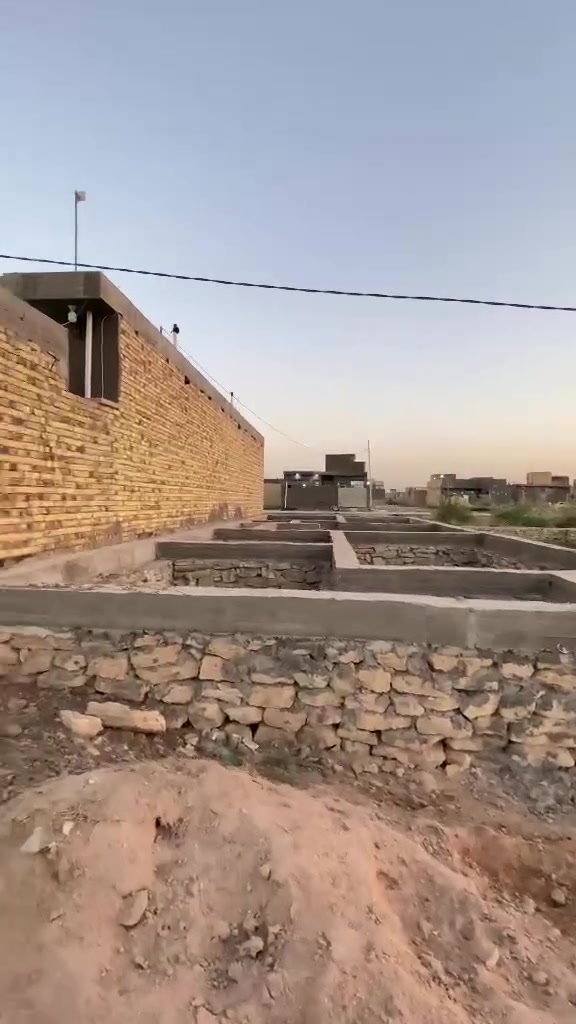 قطعه للبيع خلف الملعب 150 شارع حسن نصر الله للاستفسار الاتصال على الرقم ***********
