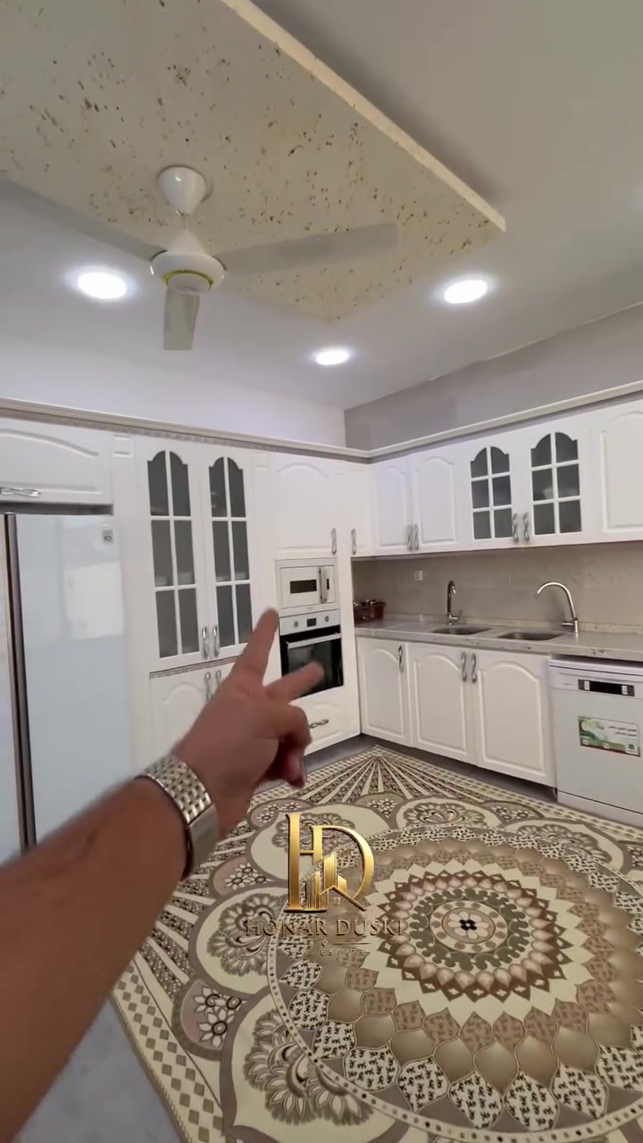 خانى كئڤلا 1 
دبن خه ستا كوردستان دا 
200 متر 
شمال 
1 طابق و نيف 
درج خارجى 
طابق عرضي(2غرف+هول +مطبغ+مشتملات)
طابق ثانى (2غرف ) 
ده ره ج خارجى 
13 دفتر و مجال


**إذا كنت صاحب هذا الإعلان وتريد حذفه لأي سبب، رجاءا أرسل رسالة إلى الدعم الفني**