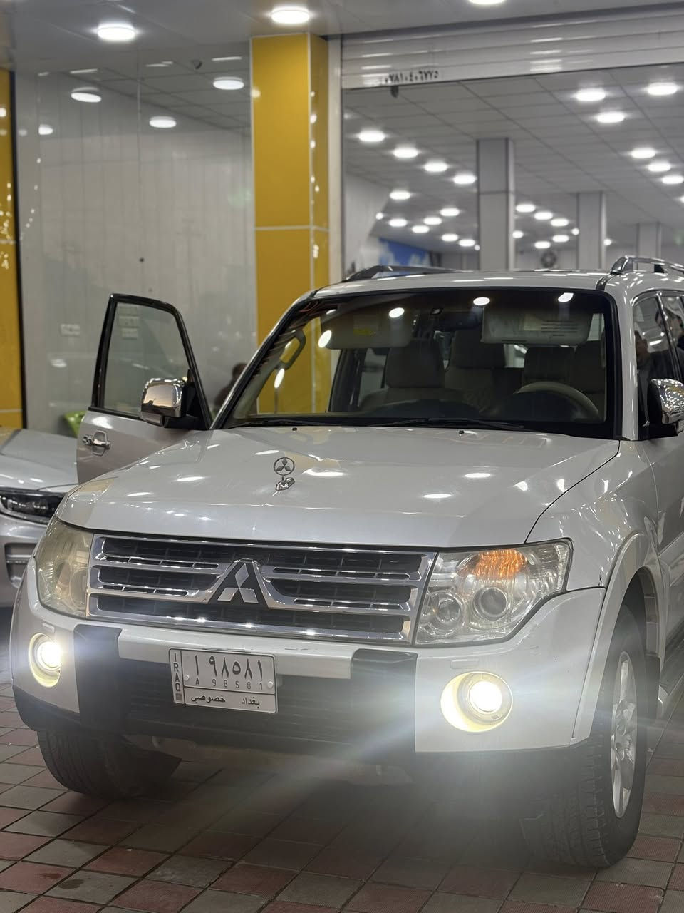 السلام عليكم #للبيع

باجيرو موديل 2009 حبتور
‎مواصفات

كشنات جلد

أشاير بالمري 

شاشه كبيره

تحكم استيرن جهتين

دمام خلفي

فور ويل

7 راكب

3 قطع تبريد

فتحه بلقماره

داخل بيجي

وبعد معروفه مواصفات الحبتور

السيارة مكفوله الضربه والصبغ شواصي لغود تكم حوض قماره كله كفاله

السيارة جاهزة من كلشي مكينه كير حداديه تبريد تدفئه تخم تاير كهربائيات كله جاهز مابيه اي نقص

السعــــر135 وبيه مجال بسيط للشراي

للاستفسار
***********
