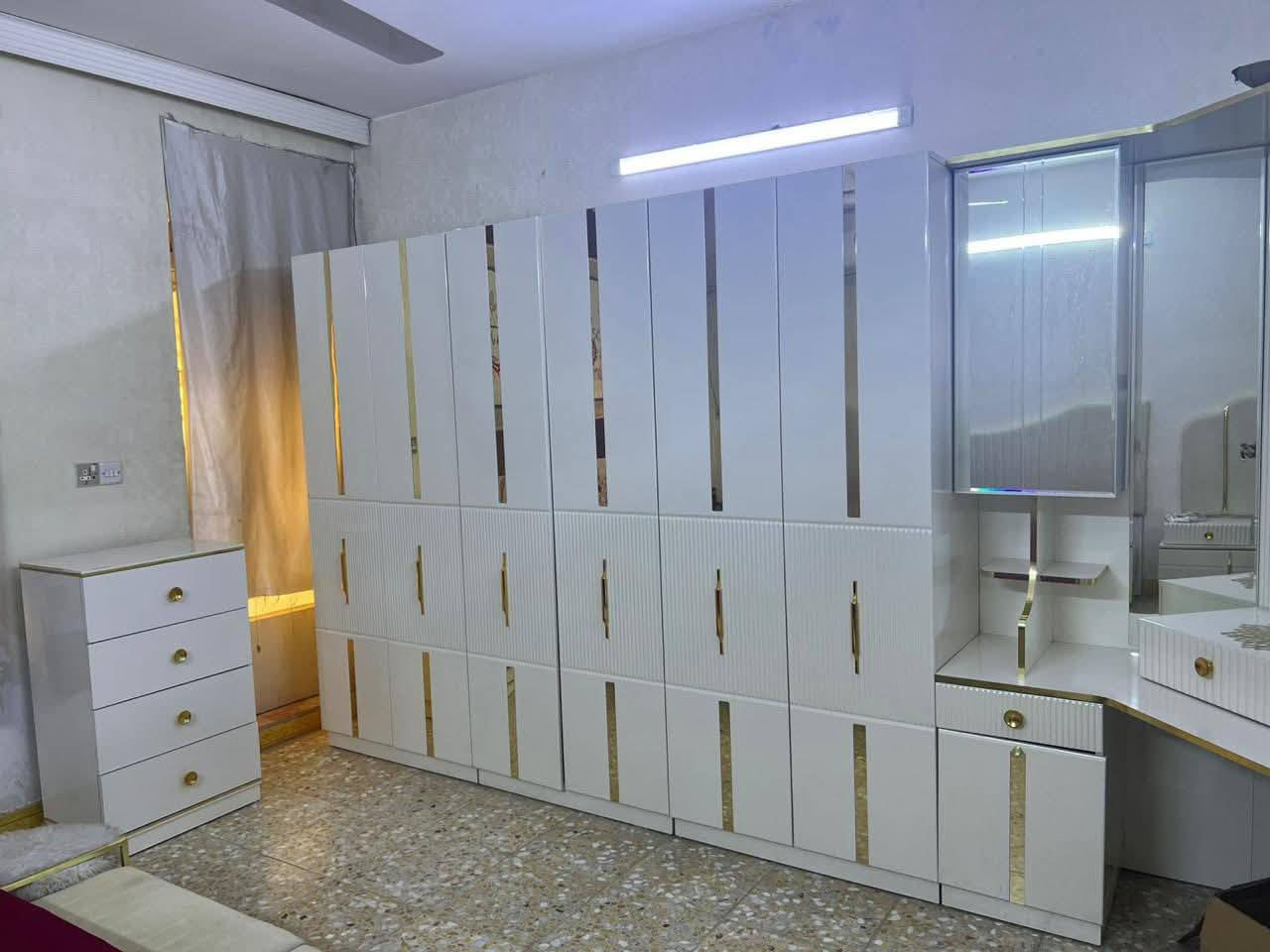 السلامةعليكم غرفه لبيع سعرها ٣٠٠ جديده كلش مستعجله عل بيع.مكان السيديه.
‎0773 764 1142
