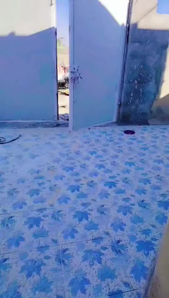 سلام عليكم بيت للبيع مساحه 200
التواصل ع رقم ***********
