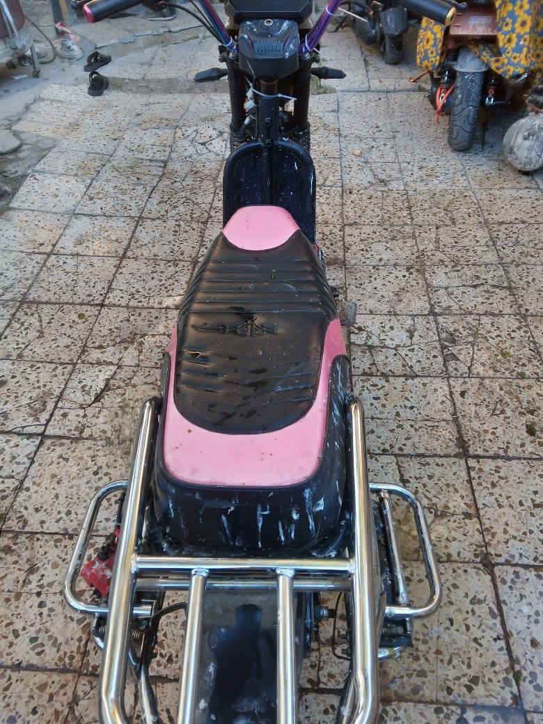 سلام عليكم من رخصة الادمن دراجه شحن للبيع مكاني حي أور السعر 450 الف رقم ***********
