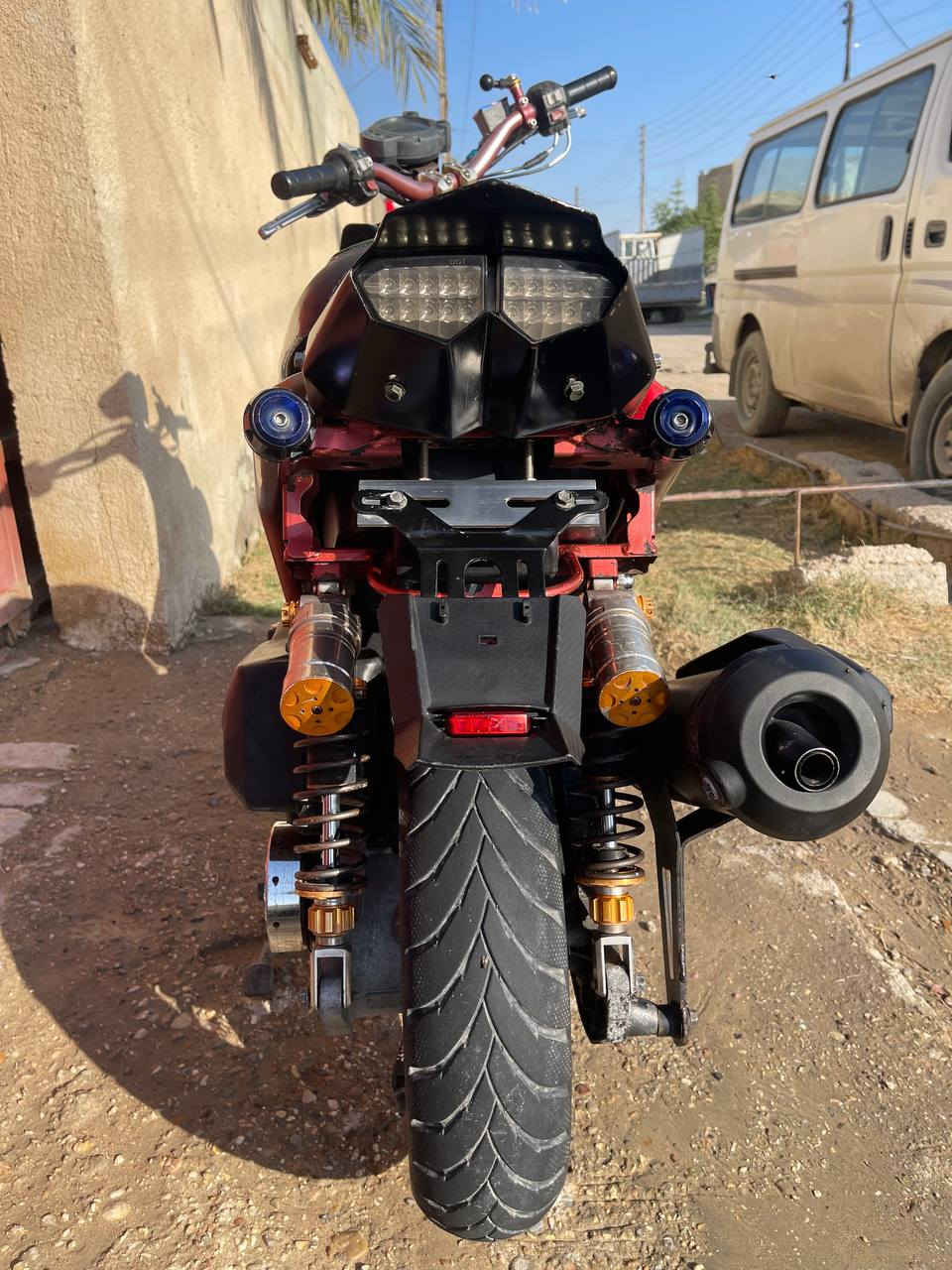 السلام عليكم دراجه سكنز جبلي تزويد بلادي 59 ماكينه كور صليب بوشه اكس مارت والباقي تزويد واضح كدامكم الدراجه  كفرات مختلفه لونين دراجه كفاله من كلشي ***********. تواجد خاص
