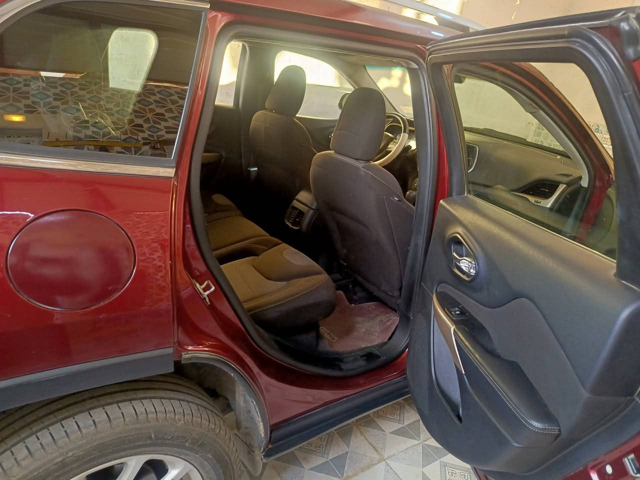 من رخصة الادمن المحترم...
سياره جيب شيروكي بزون موديل 18 رقم واسط المكان ميسان العماره قضاء المجر الكبير الحادث باب وبنيدالسعر 110تعال خاص ...
واتساب ***********
