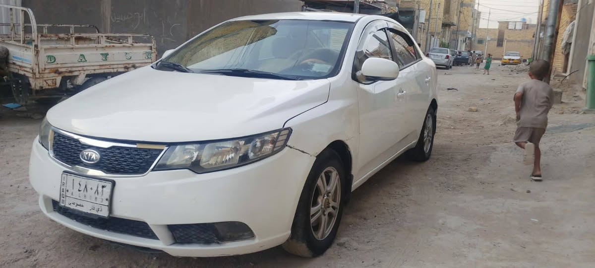 سيراتو موديل 2012خليجي جاملغ فقط مكينه 1800حداديه تخم تاير كهربائية كامله تحويل ثاني يوم بريد بي ليك كله شغال السعر 68وبيه مجال المكان ناصريه فضليه لتصال ***********
