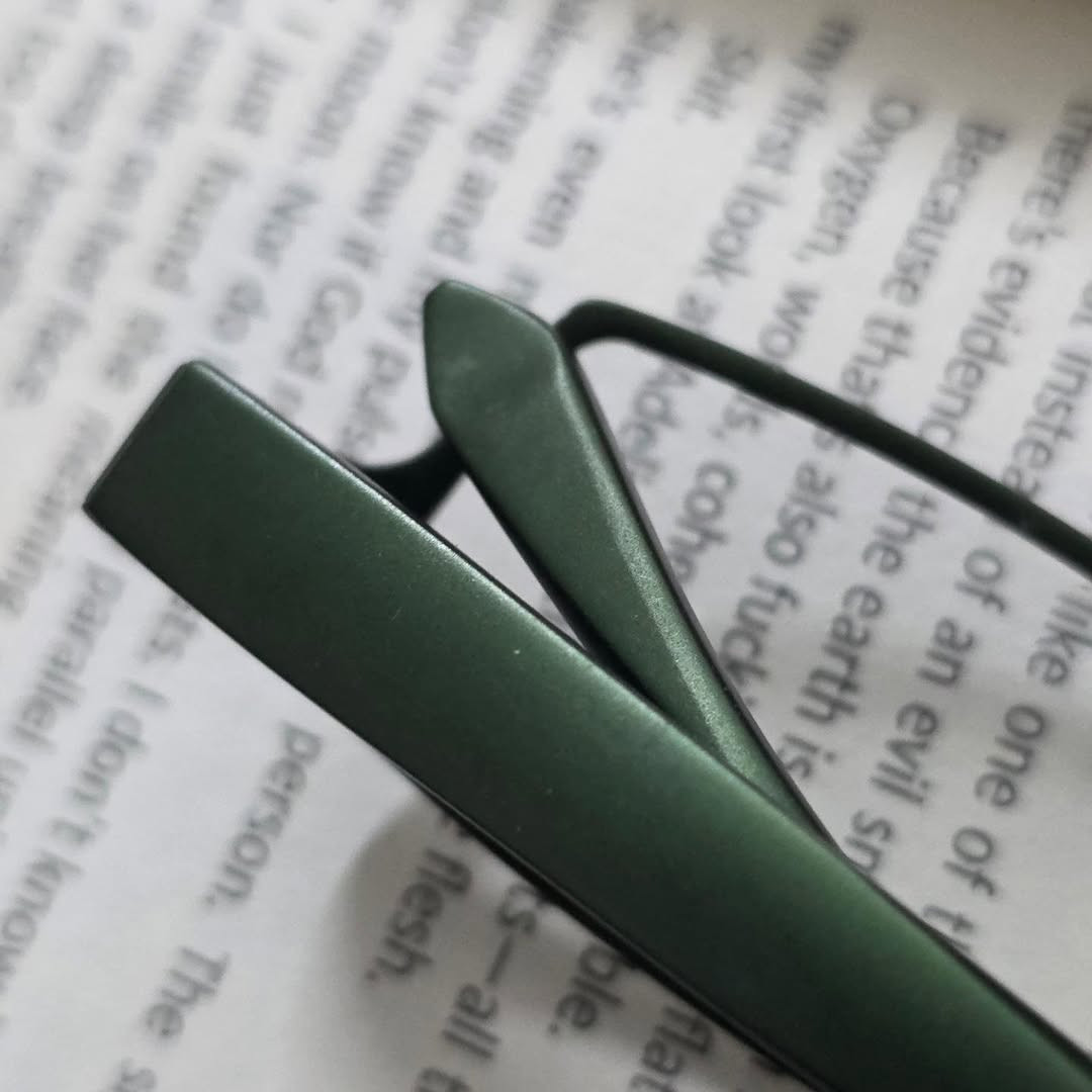 ✧･ﾟ: ✦ Y2K Japanese Glasses ✦ :･ﾟ✧

نظارات يابانية  لون زيتوني  بطراز Y2K ✦
تصميم ترندي وعصري يكمّل إطلالتك
تحتوي على حماية من أشعة الهاتف
للجنسين 
💰 السعر: 10,000 د.ع

📦 توصيل بغداد: 4,000
📦 باقي المحافظات: 6,000
📲 للحجز والاستفسار: *********** ✨
