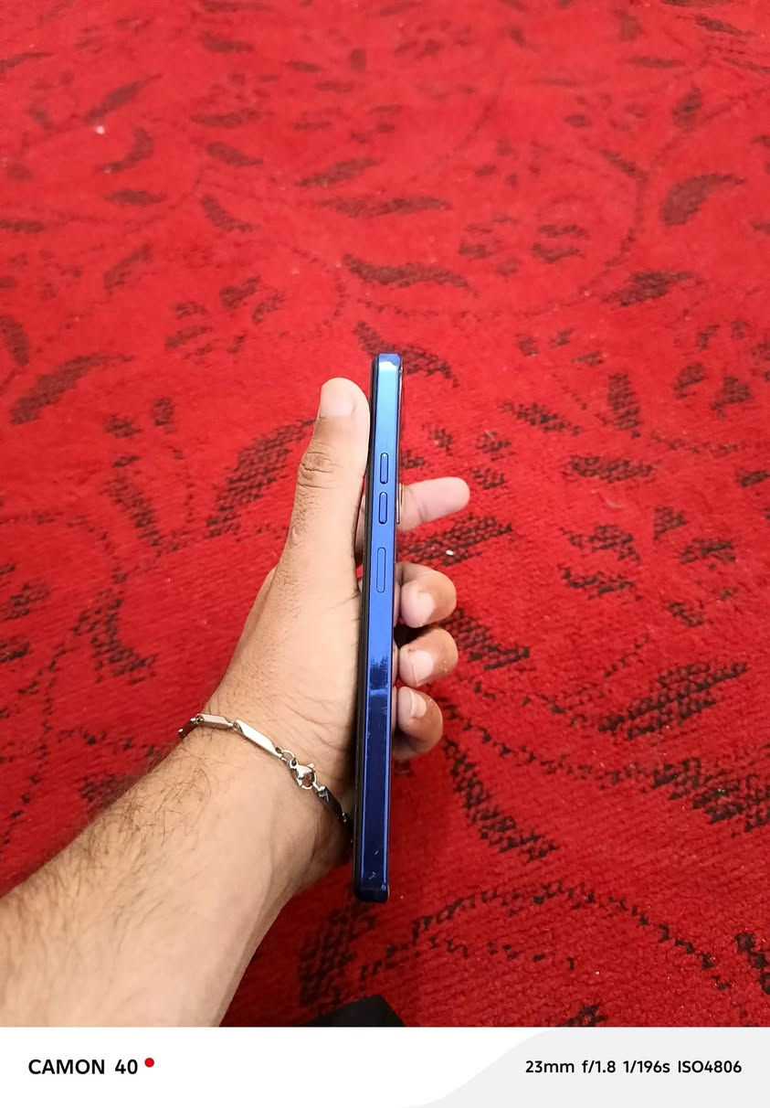 بيع مستعجل ماخذه ٢٥٠ أريده ١٥٠ قفل تكنو بوفا 5بروه نضيف ومكفول ذاكرة 256خارجيه 8+8 يشغل بوبجي 120فريم  صوت ستيرو دبل سيم كارت كامره كلش قويه بصمه وجه بطاريه 6000 يطول شحن يومين كامل ملحقات شاحنه وكيبل وكفر مكاني بصره حيانيه


**إذا كنت صاحب هذا الإعلان وتريد حذفه لأي سبب، رجاءا أرسل رسالة إلى الدعم الفني**