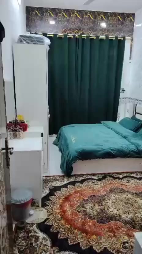 سلام عليكم غرفه نوم تركي مستخدم قليل جدا جدا نضافه 100%100 متكونه من 7 قطع  سعر 800عنواني بغداد لتواصل واتساب ***********
