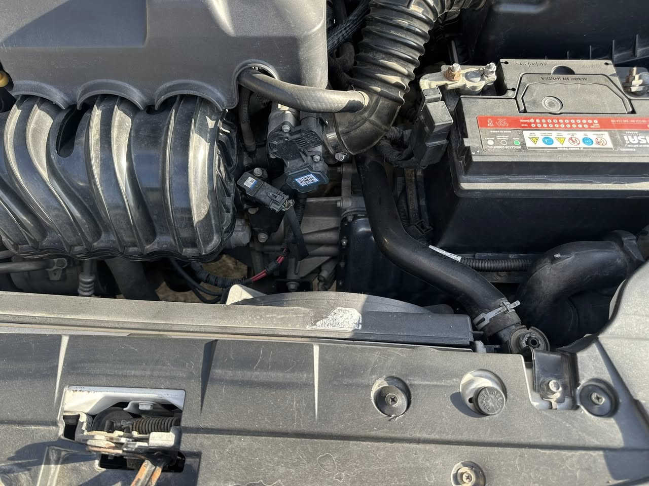 سلام عليكم جيلي موبل 2016 
السياره جديده كلش كفاله عامه ضربه صبغ تبديل بارد خياس جراد كلها كفاله 
مكينه كير حداديه تبريد تخم تاير شرط كله بلاد 
رقم بغداد سنويه 27
مكاني الديوانية 
***********
