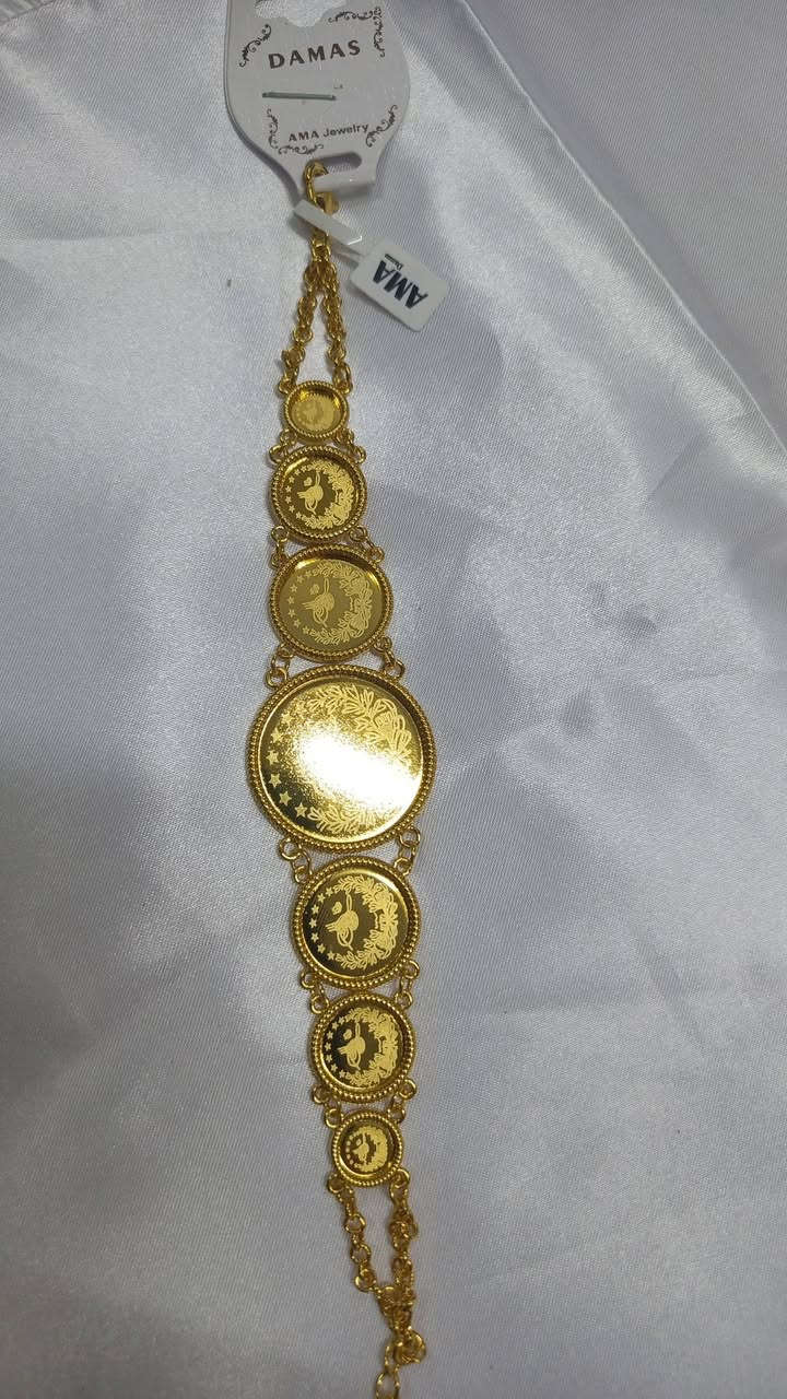 ذهب هندي يخبل الصوره ضالمته
متوفر توصيل داخل حي العامل


**إذا كنت صاحب هذا الإعلان وتريد حذفه لأي سبب، رجاءا أرسل رسالة إلى الدعم الفني**