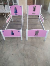 للبيع جرابي اي عيب مابيهن سعر الواحد 50  /  07718102184