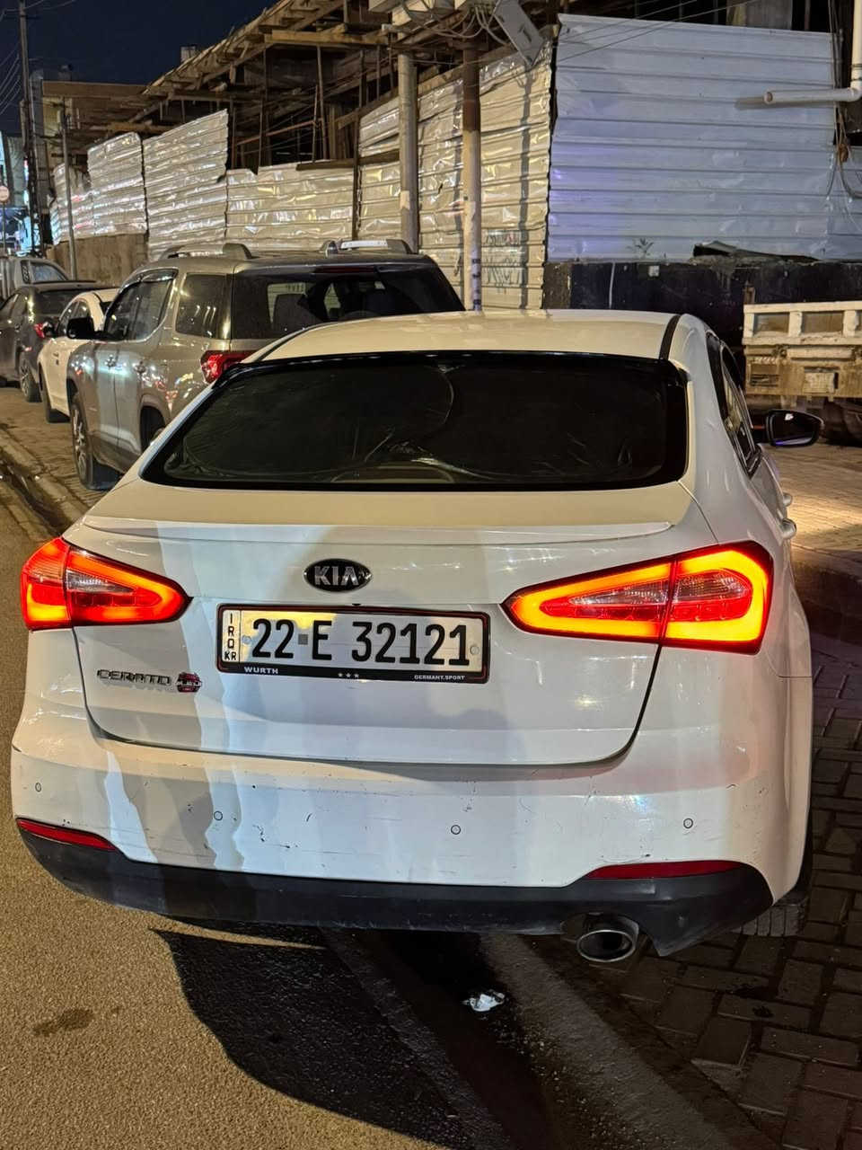 السلام عليكم
للبيع او مراوس بجالنجر 
سيراتو 2014 خليجي ماشيه 160 الف رقم اربيل الجديد بسمي تحويل مباشر او وكاله السياره على ايدي من الوكاله مالك واحد فقط 
مكينه 1.6 كير 6 نمر نظيفات جدا 
شفتات بلستيرن 
لد امامي خلفي 
لايت عدسه 
شاشه اعطال
شاشه كار بلي واندرويد اوتو وكامره دواره ومسجل البلادي موجود شغال 
ثلاثه وضعيات ستيرن ثكيل ولوسط والخفيف 
مثبت سرعه وتحكم ستيرن كامل 
وحساسات امامي خلفي 
واشاير بلمري ومري شفط اوتو 
تبريد قطعتين تبريد ثلج ❄️ وتدفئه شغاله بدون نقص
تخم تاير جديد وبطاريه جديده وصدر نظيف وفيتبم نظيف وعليها ادامه كامله مغلفه كاعيه جلد 
السعر 125 وبيها مجال للطيبين للاستفسار 
***********
