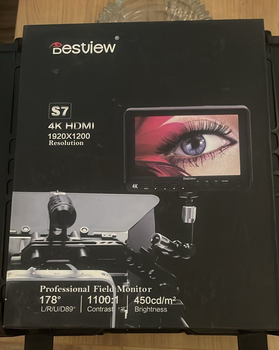 للبيع مونيتر كامرة 4k جديد للاستفسار على الخاص او الاتصال على الرقم ***********
