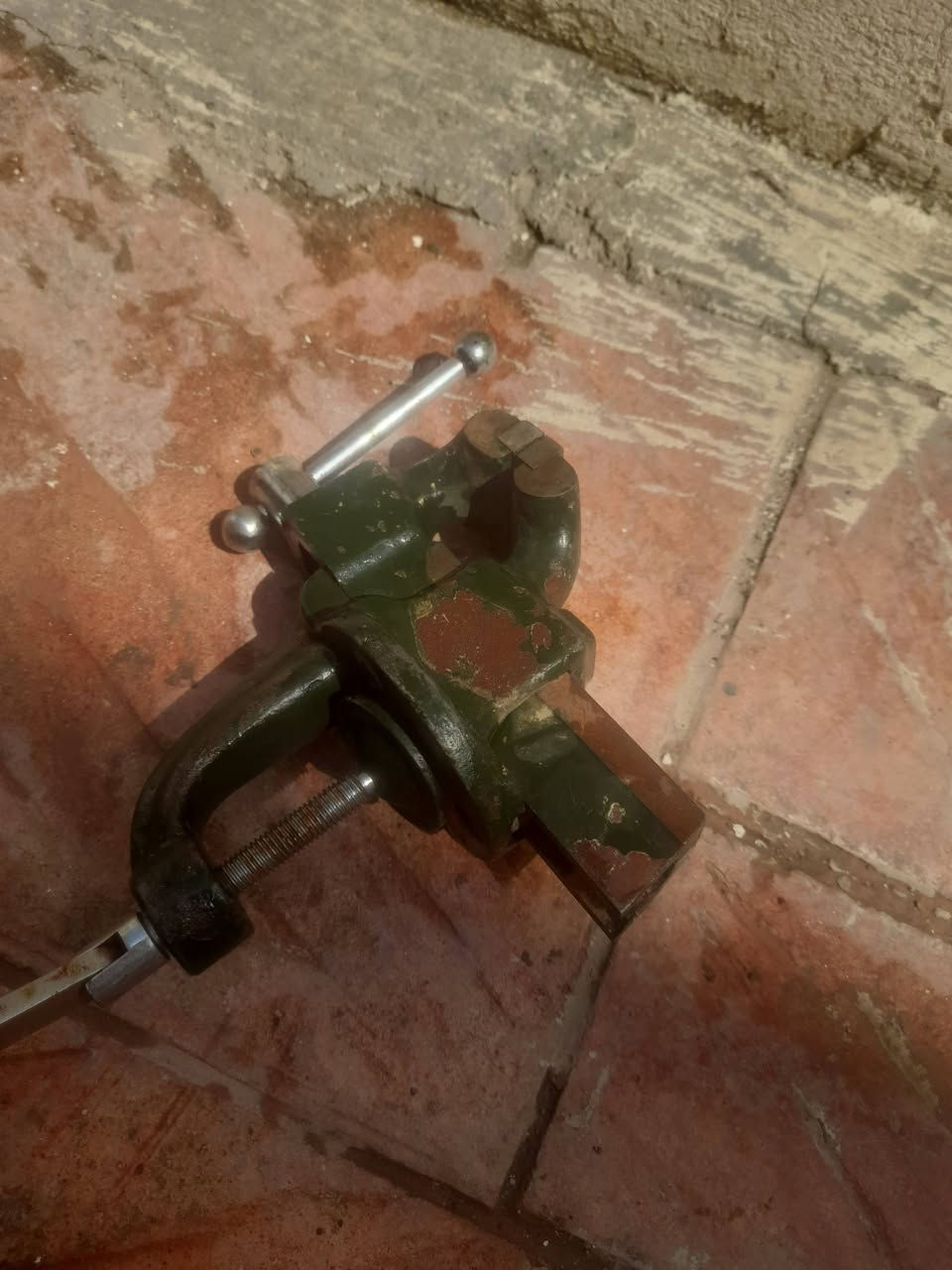 مناكله للبيع  سعر 30 وبيه مجال بسيط  و يوجد خدمة توصيل رقم الهاتف ***********
