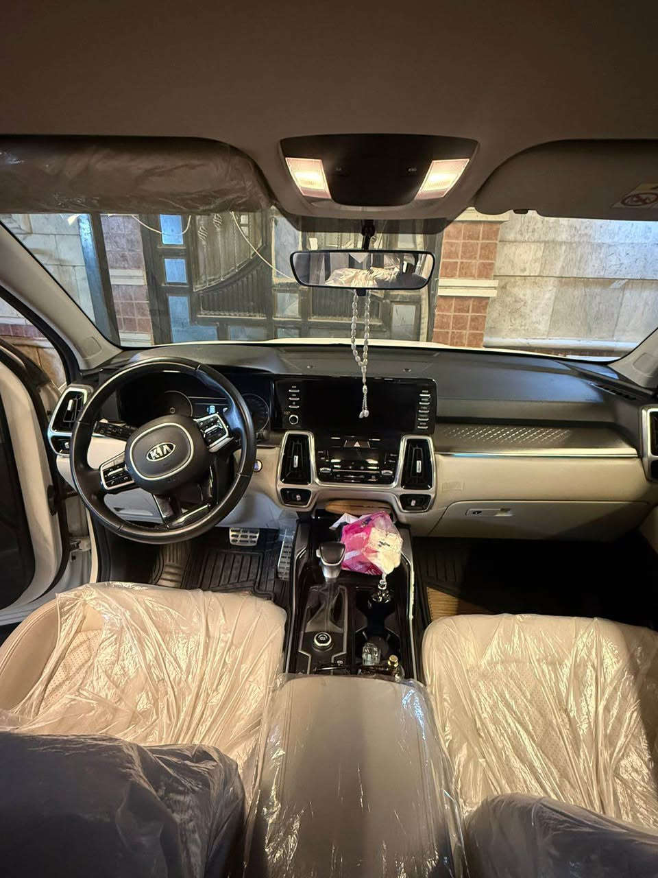 السلام عليكم سورنتو موديل ٢١ 
خليجي محرك ٣٦٠٠ 
حجم المحرك ٦ سلندر 
السياره جديده وجاهزه 
ومابيها اي ضربه فقط بارد جاملغ خلفي ٤ أصابع  
السياره ماشية ٣٥ 
فول مواصفات 
للبيع السعر ٢٧٠ ورقه 
وبيهة مجال بسيط 
الموقع بغداد حي الجامعة 
للاستفسار اتصال ع رقم 
*********** بغداد, العراق
