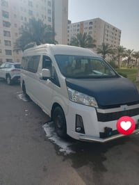 تتوفر سيارة حديثه مكيفة  إلى كافة العتبات المقدسة و السفرات إلى شمال...