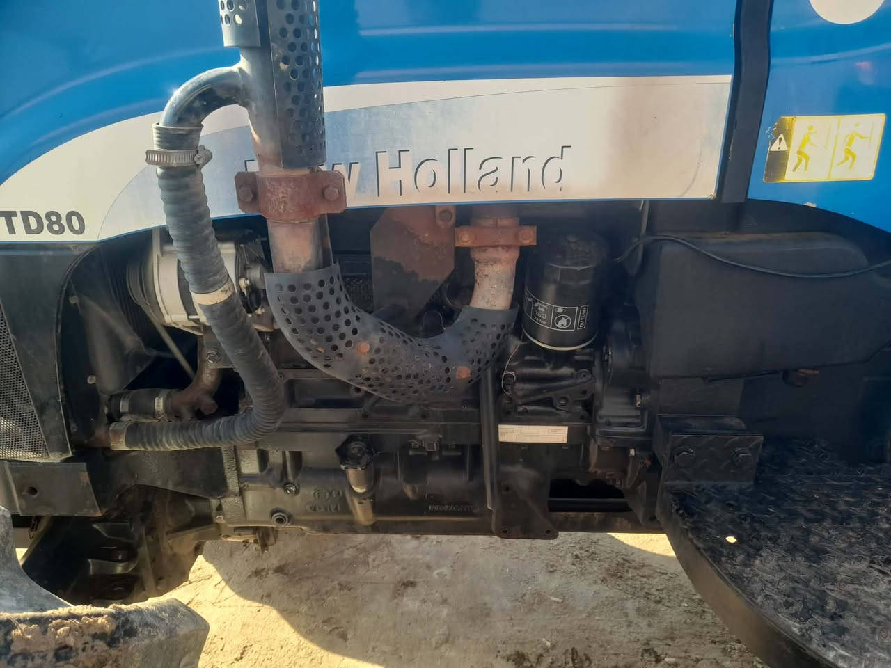 مكينة نيوهولند موديل 2013
مكفوله كفاله عامه 
رقم بغداد 
واسط ناحية الشحيميه 
***********
