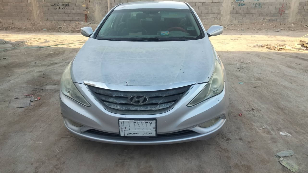 السلام عليكم من رخصة الادمن 
سوناتا موديل 13 وارد امريكي ماشية 70  الف فقط تحكم جهتين نظام سبورت وايكو وباقي المواصفات المعروفة  مكفولة محرك وكير محرك 2400 جي دي اي ضربتها دعامية وجاملغ بدون ارباك راجعات نفسهن وصور الحادث بامريكا مرفقة مع الصور مكفولة من الصبغ بيها دحجات مثل ما موضح بالصور والبنيد جارد السيارة ما متعوبه ولا ماشية هواي بالعافية علياخذها تحتاج ترتيب بسيط رقم ناصرية باسمنا تحول ثاني يوم  
السعر 100$ شدة وبيها مجال بسيط حك الجية 
البصرة مطيحة 
***********
