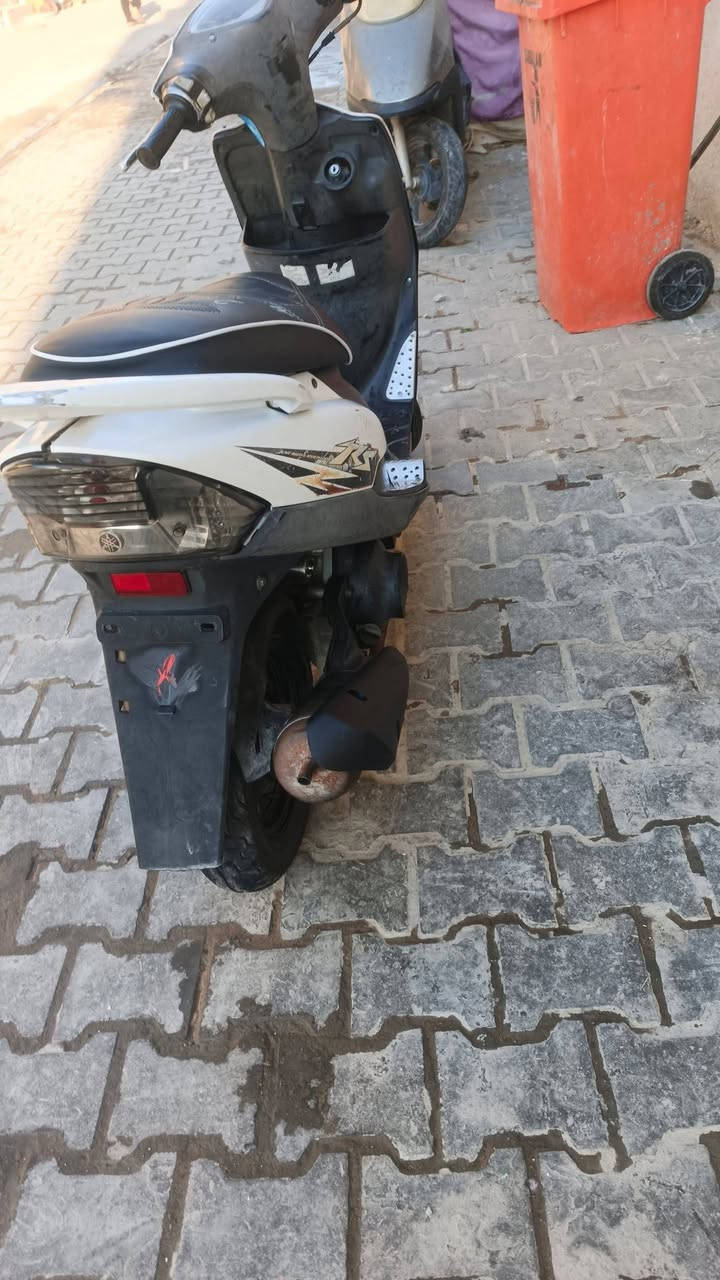 سلام عليكم دراجه البيع ماكس دراجه كلها بلادي دراجه تخم تأير ماطور كلشي ماعوزها كلها شغاله سلف هندر شغال اشاير كلها شغاله دراجه مكفواله كفاله عامه انتصال ‏‪***********‬‏
