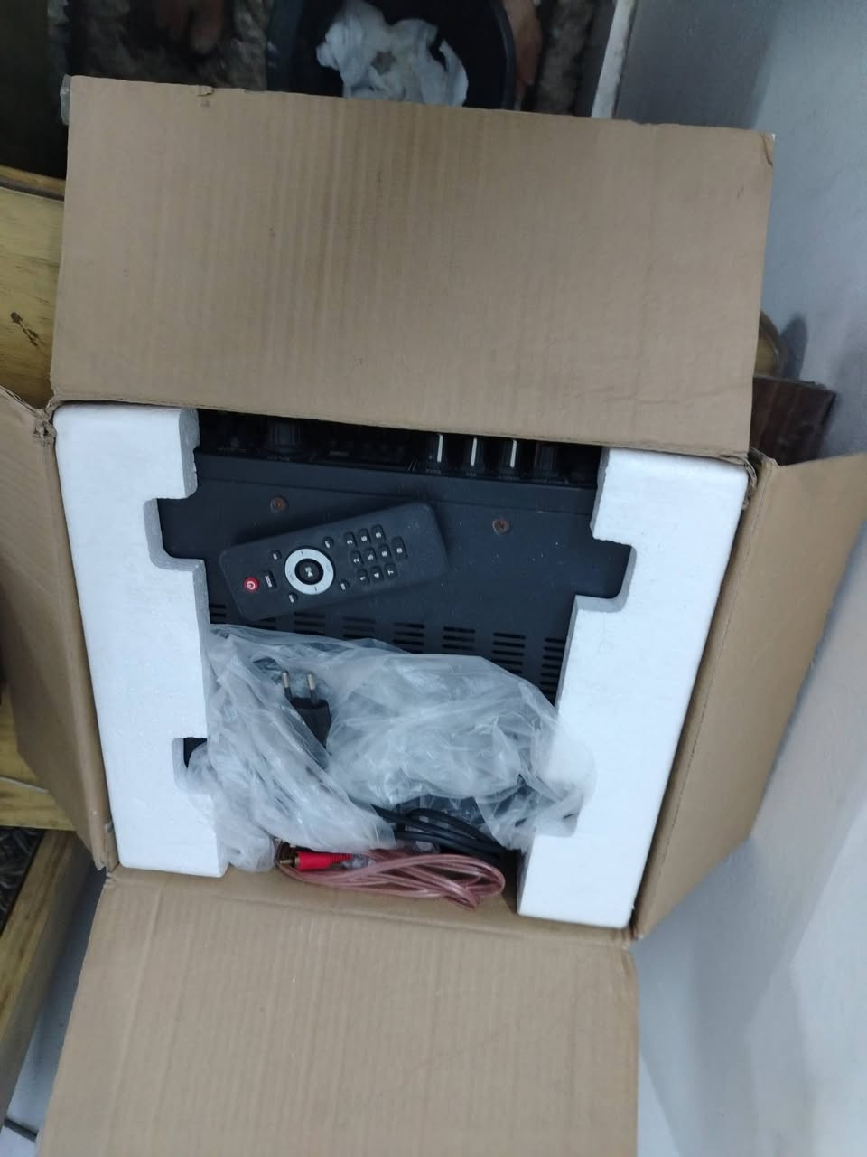 مكسار صوت مع سماعه عدد واحد للبيع السعر 125 الف


**إذا كنت صاحب هذا الإعلان وتريد حذفه لأي سبب، رجاءا أرسل رسالة إلى الدعم الفني**