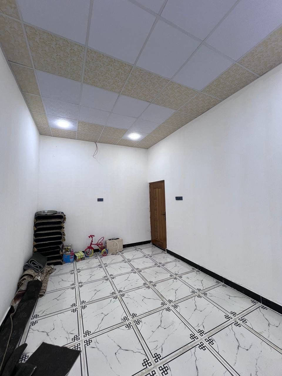 دار سكن #للبيع
إبي الخصيب حمدان قرب جامع التقوى
طابو صرف زراعي عراقي 🇮🇶
#المساحة :: ( 11.5 * 11.5 ) = 132م
#السعر :: 72 مليون قابل للتفاوض 
#المحتويات :: غرفتين منام واسعات صالة أستقبال
مطبخ صحيات داخلية وخارجية وطارمة .
للدار #مدخلين مدخل من حمدان ومن كوت ثويني 
اساس وسقف #كونكريت والبناء #طابوك_للرباط
#للأستفسار :: ***********
