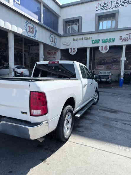 *سلام عليكم*
 *دوج رام كلاسيك 2017 باب قصير بدي طويل مثبت سرعة جامة خلفية كهربائية كشن السايق كهربائي ماشية 300 الف مكينة جديدة 6 سلندر قبل اسبوع شادينه السيارة داخلة تقرير   رايده ب173 وبيه مجال للطيبين**
مكلف بالنشر  للاستفسار الاتصال على الرقم * ************
