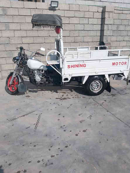 السلام عليكم اللبيع  ستوته 2019لا تبخير لاتنقيص سعر 1300 وبيه مجال مكان ديالي بلدروز امام عسكر ,***********
