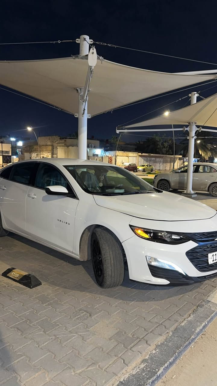 السياره بيها بنيد مبدل والدوسه طخه كلش بسيطه والباقي كلها كفاله السياره  تبريد كير مكينه لغود شواصي 
مواصفات LT1 معروفه 
البصره السعر 130 وبيها مجال 
*********** البصرة, العراق
