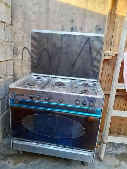 سلام عليكم طباخ كريازي للبيع شغال ما ناقصة شي 5عيون السعر 125الف وبي مجال يوجد توصيل داخل مناطق سامراء فقط***********
