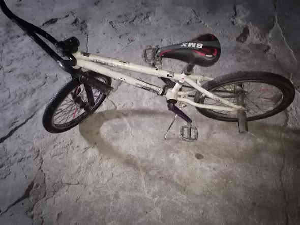 السلام عليكم بايسكل بي ام X للبيعمكان النجف سعر 60الرقم للتواصل ***********
