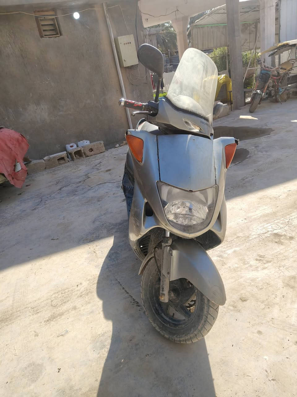 سلام عليكم مجسته هونداي  لبيع او مراوس كلشي شغال بيها كهرباءيات كلها شغاله مكينه تخبل تجي وتشوف بدون اوراق سعر500بيها مجال ***********
