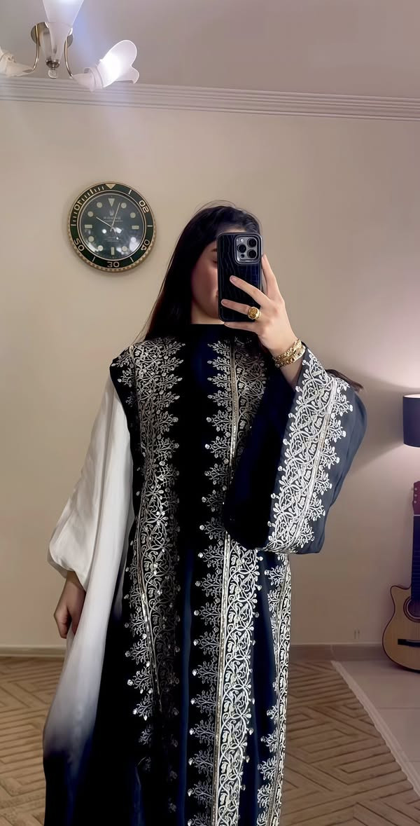 كلش حلو بلبس شك يدوي اخذته قبل يومين لبسته مره وحده بغبكه يلبس L وXl واسع وبي حزام من الداخل يتخصر  ومتوفر توصيل 🚚


**إذا كنت صاحب هذا الإعلان وتريد حذفه لأي سبب، رجاءا أرسل رسالة إلى الدعم الفني**