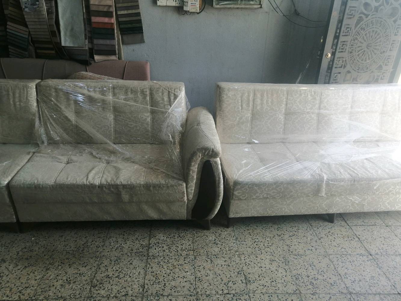 ديوان استندر سبع امتار نضيف نسبة النضافه ب75 بل ميه 7 امتار العنوان القادسيه الثانيه سايدين جامع النعيمي قبل تقاطع حي صدام مقابل شركه فنون للديكور للاستفسار واتساب ***********